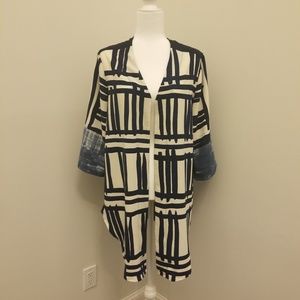 Beautiful Kimono w/ bell sleeve sheer back